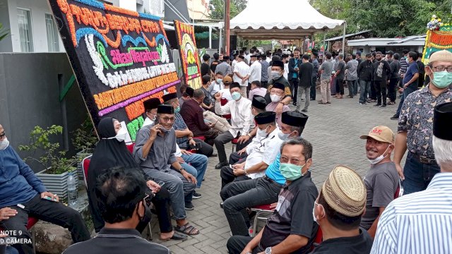 Mantan Kadis Hingga Tomas Pinrang Padati Rumah Duka Abdul Latif