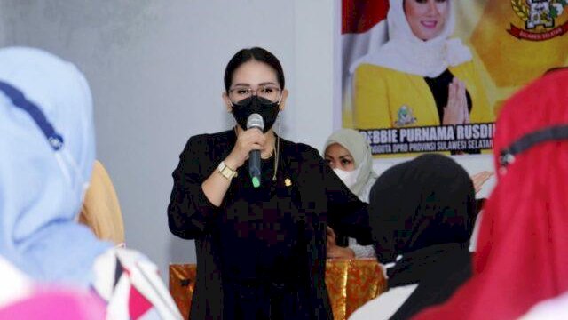 Soal BLT Warga Tamalate Curhat ke Debbi Purnama Saat Reses