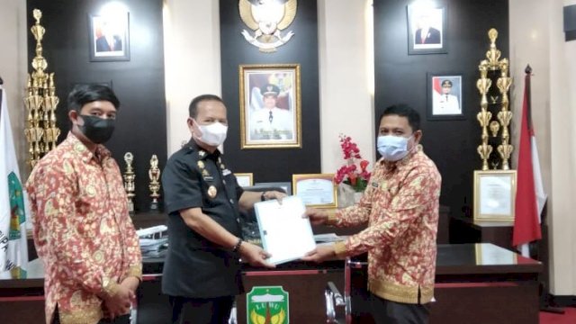 Beri Kado Istimewa HUT PPNI Ke-47, Bupati Luwu Setujui Program 1 Desa 1 Perawat