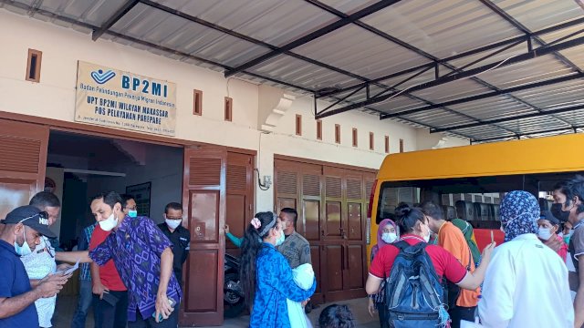 Bupati ASA Perintahkan Diskopnaker Jemput Dua Warga Sinjai yang Dideportasi