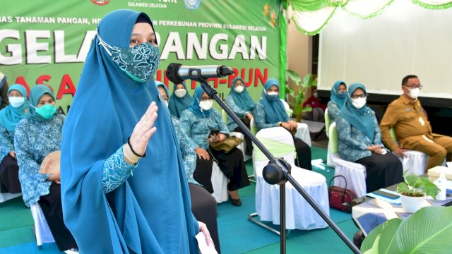 Dinas Tanaman Pangan, Hortikultura, dan Perkebunan Sulsel, melaksanakan Gelar Pangan Pasar Tani, di Jalan Amirullah Makassar, 3 - 4 Mei 2021. Kegiatan ini dibuka oleh Ketua Tim Penggerak PKK Sulsel, Naoemi Octarina.