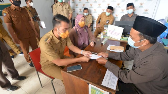 Bupati ASA Tunaikan Zakat Fitrah dan Mal Lebih Awal