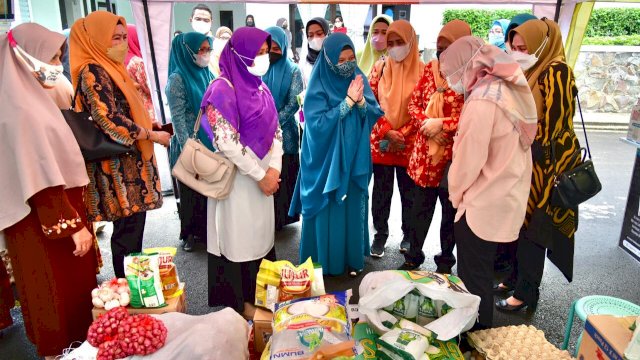 Harga di Bawah Pasaran, Plt Ketua PKK Sulsel : Alhamdulillah, Membantu Masyarakat Jelang Idul Fitri