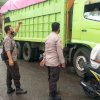 Larangan Mudik, Beberapa Kendaraan Di Pos Penyekatan Perbatasan Bantaeng &ndash; Bulukumba Diminta Putar Balik