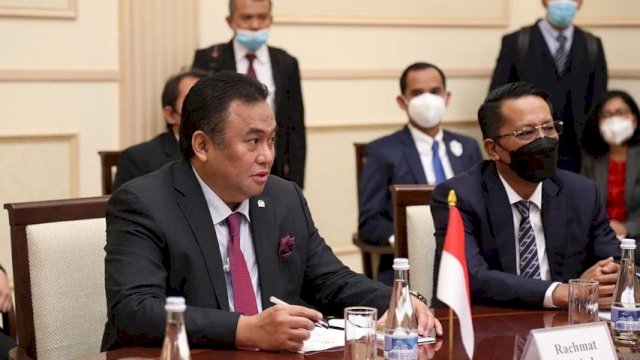 Wakil Ketua DPR Ri didampingi Ketua DPRD Kota Makasaar / Trotoar.id