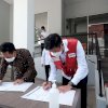 Bank Sulselbar Beri Ambulance ke PMI Sulsel