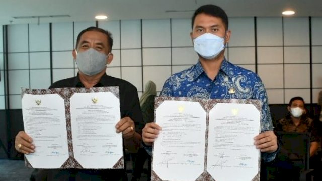 Kepala BPK-D bersama Bupati Sinjai.