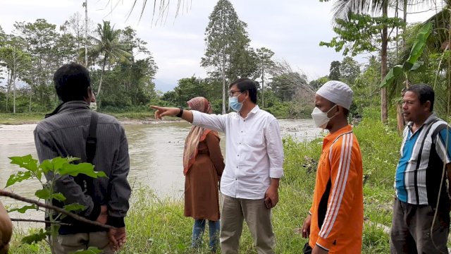 Tebing Sungai Masamba Desa Laba Terus Terkikis, Wabup Suaib; Segera Dilakukan Normalisasi