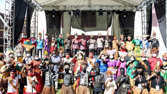 Festival budaya di Makassar.