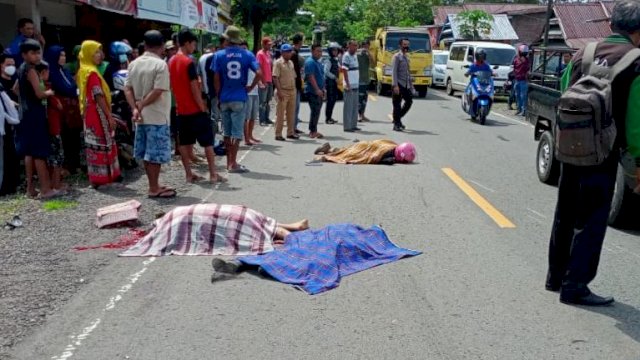 Kecelakaan di poros Sinjai-Bukukumba, siang ini. FOTO: Fuad/Tim Trotoar.id