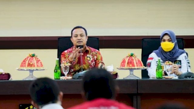 Ketua DPRD Sulsel Andi Ina Kartika Sari Bersama Plt GUbernur Sulsel Saat Bertemu Dengan Suporter PSM