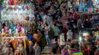 87 Ribu Pengunjung Pasar Tanah Abang Pekan Ini, ‘Kelihatannya’ Tak Ada Covid-19 di Sana