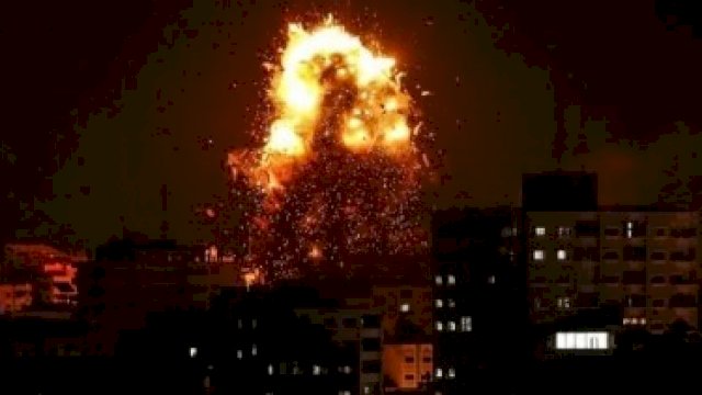 Stasiun televisi Hamas, Al-Aqsa, menjadi salah satu sasaran serangan Israel. [Getty Image]