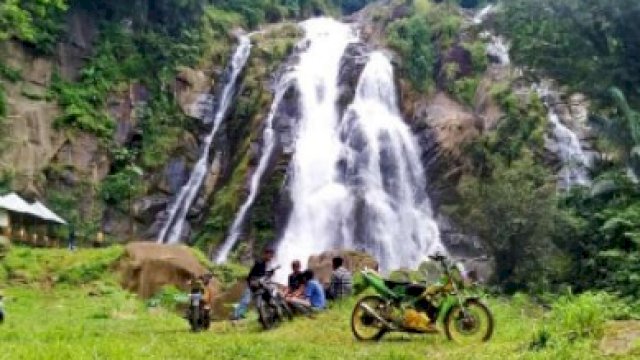 Potret air terjun Laliako, Sinjai./Trotoar/Tim