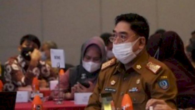 Sekprov Sulsel, Abdul Hayat Gani, saat menghadiri Kelas Konsultasi Implementasi Perpres No 64 Tahun 2020 dan regulasi turunannya, yang dihadiri Kedeputian Wilayah Sulselbartramal, yang digelar di Hotel Four Points by Sheraton Jl Andi Djemma Makassar, Senin (2452021).