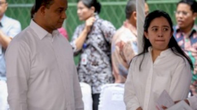 Anies Baswedan bersama Puan Maharani.