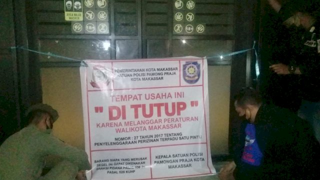 Tempat Hiburan Malam Holywings disegel atau ditutup oleh pihak Pemerintah Kota Makassar, Rabu (2/6). Berikut alasannya: