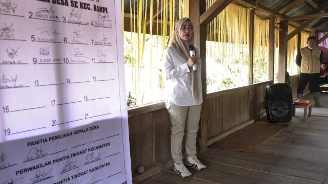 Bupati Luwu Utara Indah Putri Indriani Memberikan Arahan Terkait Pilkades