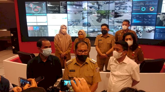 Wali Kota Makassar didampingi Ketua DPRD Makassar
.