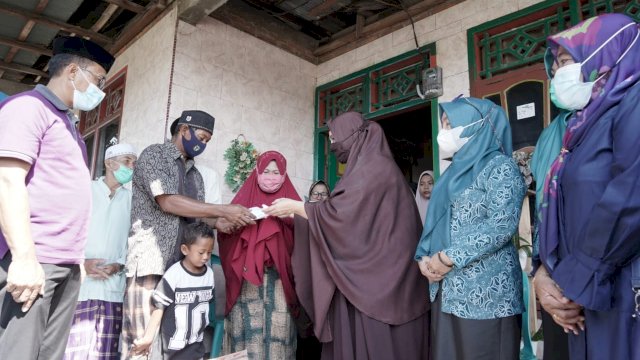 TP PKK Luwu Kunjungi Korban Kebakaran di Cimpu