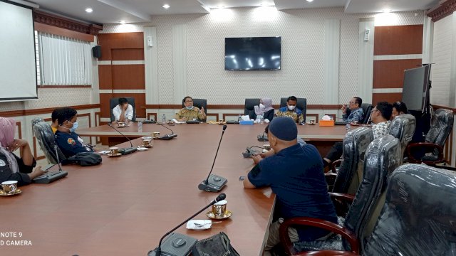 LIma Pimpinan DPRD Sulsel Bersama Dengan Inspektorat Melakuka KLarifikasi Soal Isu Pengembalian Dana Rp100 Juta  