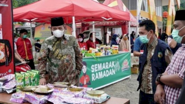 Bupati Pantau Pasar Murah dan Sentra UKM