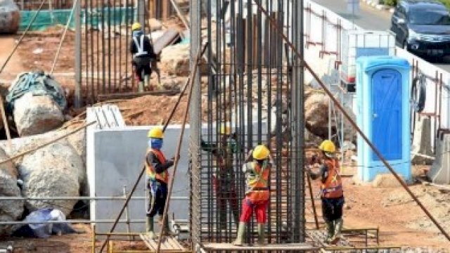 Potret tenaga kerja konstruksi.