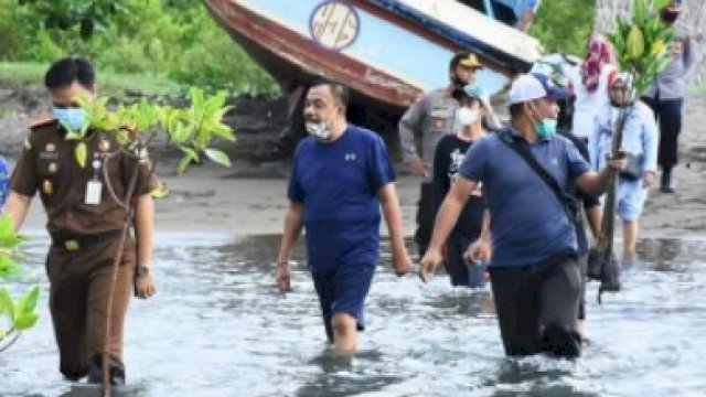 Ketua DPRD Sinjai.