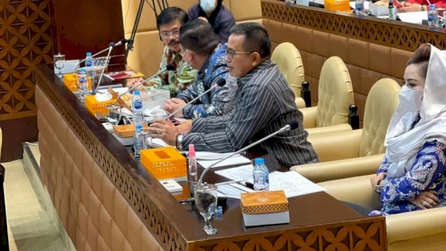 M Fauzi Anggota DPR RI dari Fraksi Partai Golkar 
