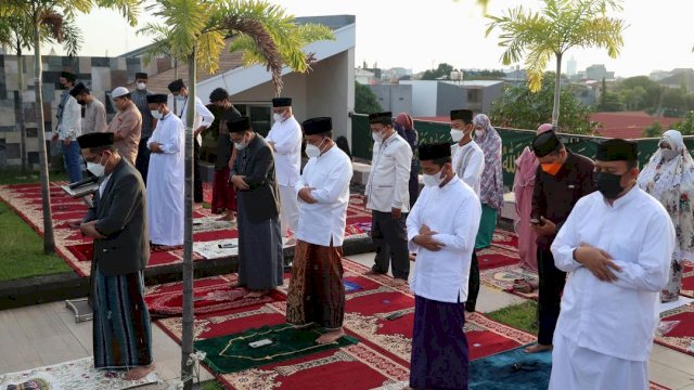Danny Ajak Warga Makassar Berdoa Agar Wabah Ini Cepat Hilang
