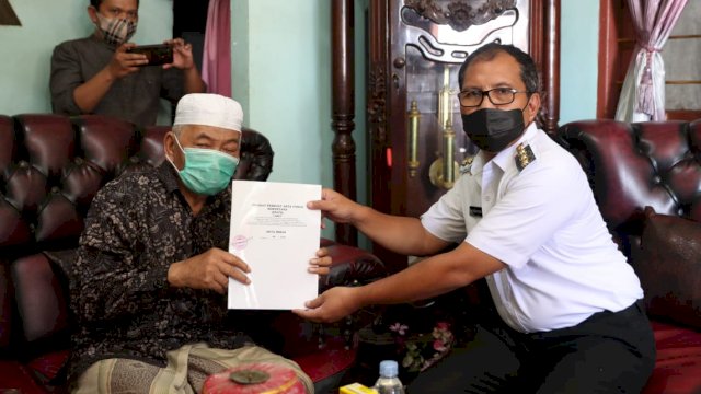Walkot Makassar Terima Tanah Hibahkan 300m2 untuk Kantor Kelurahan Sudiang