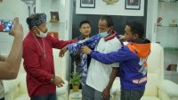 NasDem Sulsel Bantu Samidin, Pria yang Viral Dayung Perahu Pinrang-Buton Tengah karena Tak Punya Ongkos