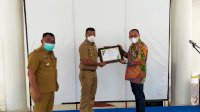 Bupati Andi Utta Terima Penghargaan Terbaik 2 Pengelolaan Dana Desa