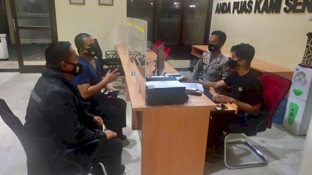 Komisaris Klinik Wirahusada Medical Center (WMC) Makassar, Wachyudi Muchsin, melaporkan dua oknum yang mengaku wartawan media online dilaporkan ke Polda Sulsel terkait dengan dugaan penyebaran berita hoaks berujung pemerasan.