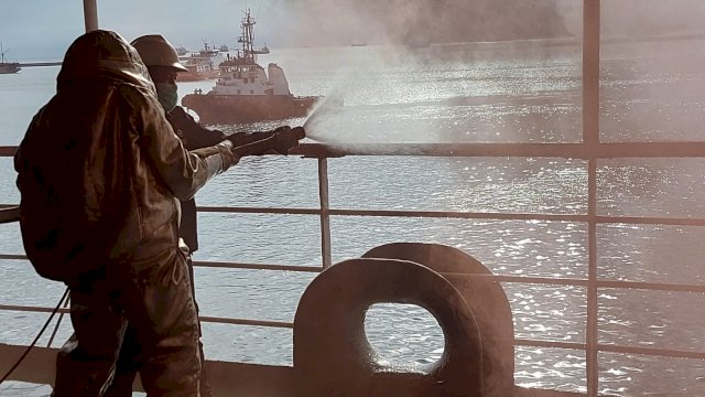 Simulasi kebakaran di Kapal.