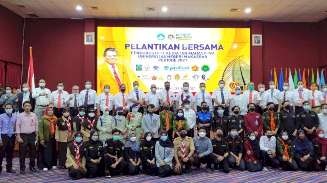 Rektor Prof Husain Syam Lantik Pengurus UKM se-UNM