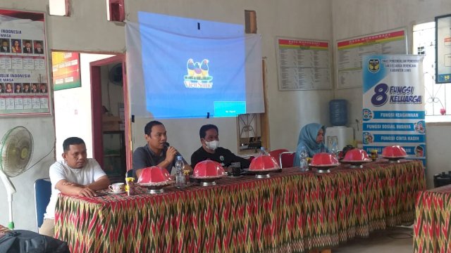 Pemerintah Kabupaten Luwu melalui Bidang Penanganan Fakir Miskin Dinas Sosial menggelar Sosialisasi dan Bimbingan Teknis Perbaikan Data Terpadu Kesejahteraan Sosial (DTKS) di Aula Kantor Camat Ponrang Selatan, Jum'at (23/07/2021).