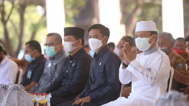 Ustadz ternama, Das'ad Latif memberikan apresiasi terhadap kepemimpinan Bupati Bantaeng, Ilham Azikin. Dia menyebut, Ilham Azikin adalah sosok muda yang dewasa dalam memimpin Bantaeng.