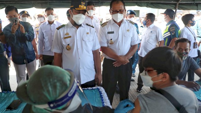 Walkot Danny Pomanto Dorong Deklarasi Pelabuhan Makassar Wajib Vaksin