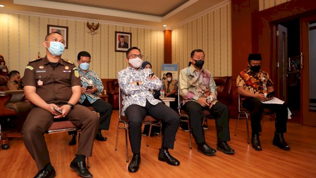 Kabupaten Bantaeng kembali meraih predikat Kabupaten Layak Anak (KLA) Kategori Madya, Kamis, 29 Juli 2021. KLA kategori Madya ini diraih Pemkab Bantaeng dalam dua tahun terakhir, di masa kepemimpinan DR Ilham Azikin sebagai Bupati Bantaeng,