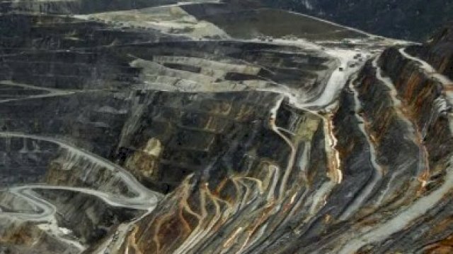 (Ilustrasi) / Kondisi tambang terbuka di Grasberg milik PT Freeport Indonesia, Papua, beberapa waktu lalu. FOTO: Antara 