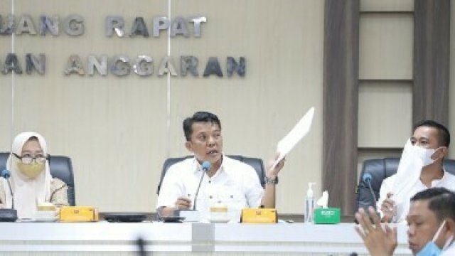 Ketua Komisi D Wahab Tahir.