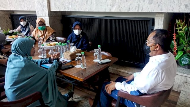 Wali Kota Makassar Moh Ramdhan &ldquo;Danny&rdquo; Pomanto berharap Kota Makassar dapat menjadi Kota santri dimana penduduknya memiliki kemampuan dan kemahiran dalam membaca dan memahami isi Al Qur&rsquo;an.