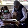Pastikan Pembelajaran Tatap Muka Disiplin Prokes Bupati Lutra Kunjungi Sekolah Terpencil