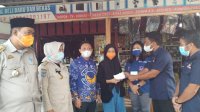 Nasdem  Palopo dan Syaharuddin Alrif Bantu Modal Usaha Perempuan Penambal Ban