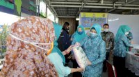 Ketua TP PKK Salurkan Bantuan Golorong di 3 Kecamatan