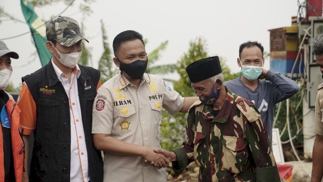 Organisasi Amatir Radio Indonesia Lokal Kabupaten Bantaeng berkolaborasi dengan Pemerintah Desa Labbo, Kecamatan Tompobulu, baru saja menggelar Hari Ulang Tahun Radio Pancar Ulang (RPU) Bonto Tappalang, yang dihadiri langsung oleh Bupati Bantaeng, Ilham Syah Azikin, Selasa (10/8).