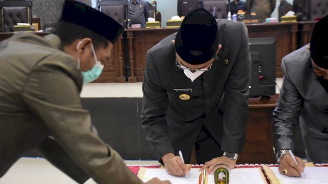 DPRD Gelar Rapat Paripurna Penandatanganan Nota Kesepahaman dengan Pemda Sinjai