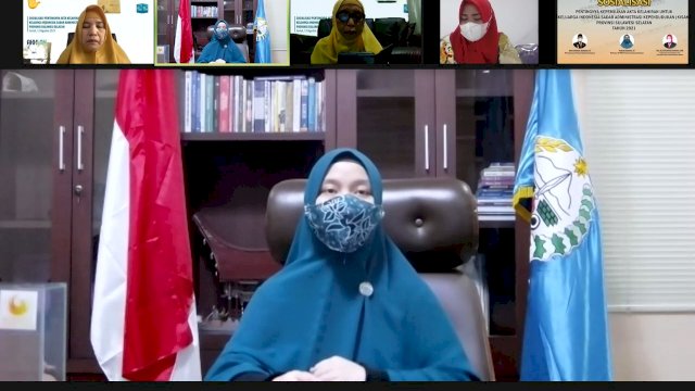 Pelaksana Tugas Ketua Tim Penggerak PKK Sulsel, Naoemi Octarina, tak henti-hentinya mengingatkan masyarakat akan pentingnya dokumen kependudukan, untuk mengakses layanan publik. Mulai dari Akta Kelahiran, Kartu Tanda Penduduk (KTP), dan Kartu Keluarga (KK).