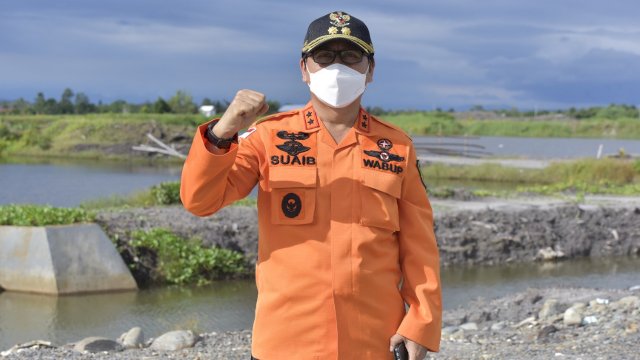 
Pelatihan Potensi SAR Teknik Pertolongan pada Permukaan Air (Water Rescue) yang digelar Badan SAR Nasional (Basarnas) Provinsi Sulawesi Selatan bekerjasama Badan Penanggulangan Bencana Daerah (BPBD) Luwu Utara, resmi ditutup, Kamis (12/8/2021), di Pantai Seta-seta Kecamatan Tanalili Kabupaten Luwu Utara.